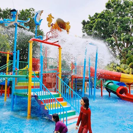 Melaka Top Largest Waterpark Resort - By Youbnb Homestay Melaka Ngoại thất bức ảnh