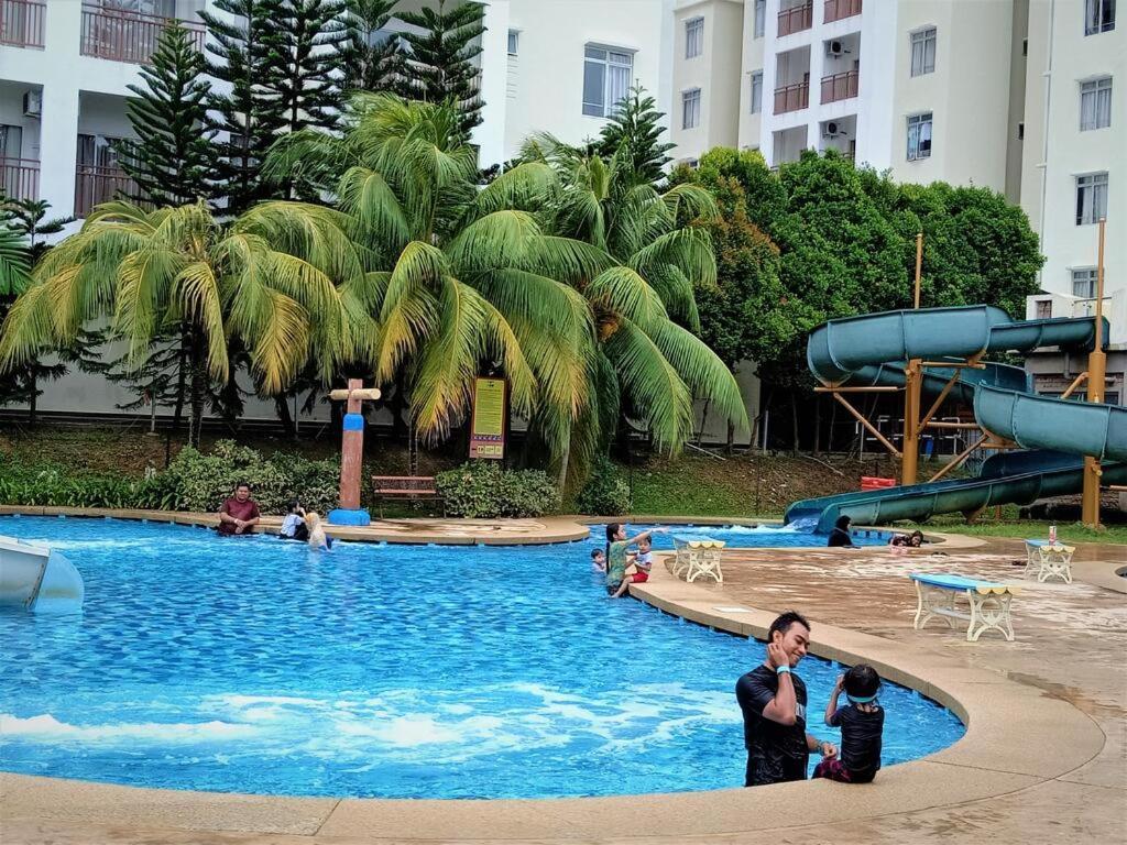 Melaka Top Largest Waterpark Resort - By Youbnb Homestay Melaka Ngoại thất bức ảnh