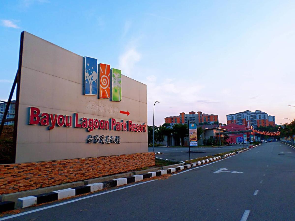 Melaka Top Largest Waterpark Resort - By Youbnb Homestay Melaka Ngoại thất bức ảnh