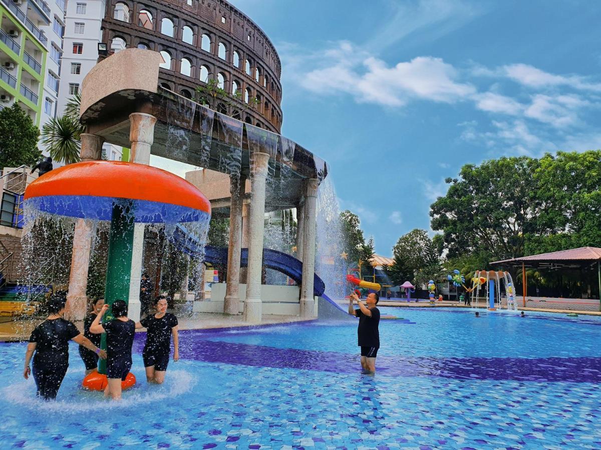 Melaka Top Largest Waterpark Resort - By Youbnb Homestay Melaka Ngoại thất bức ảnh
